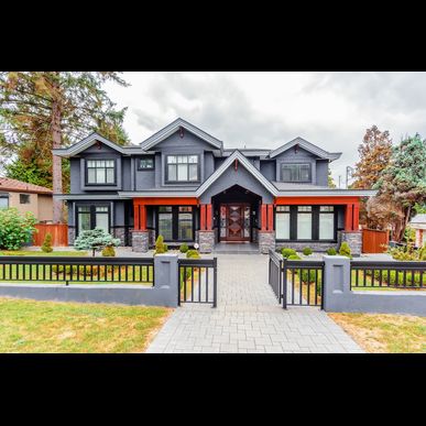 山口にある株式会社クリスタルホームがおしゃれな注文住宅を建設いたします