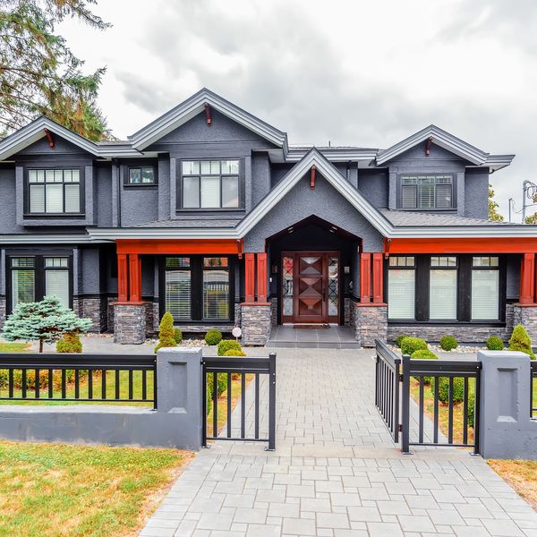 山口にある株式会社クリスタルホームがおしゃれな注文住宅を建設いたします